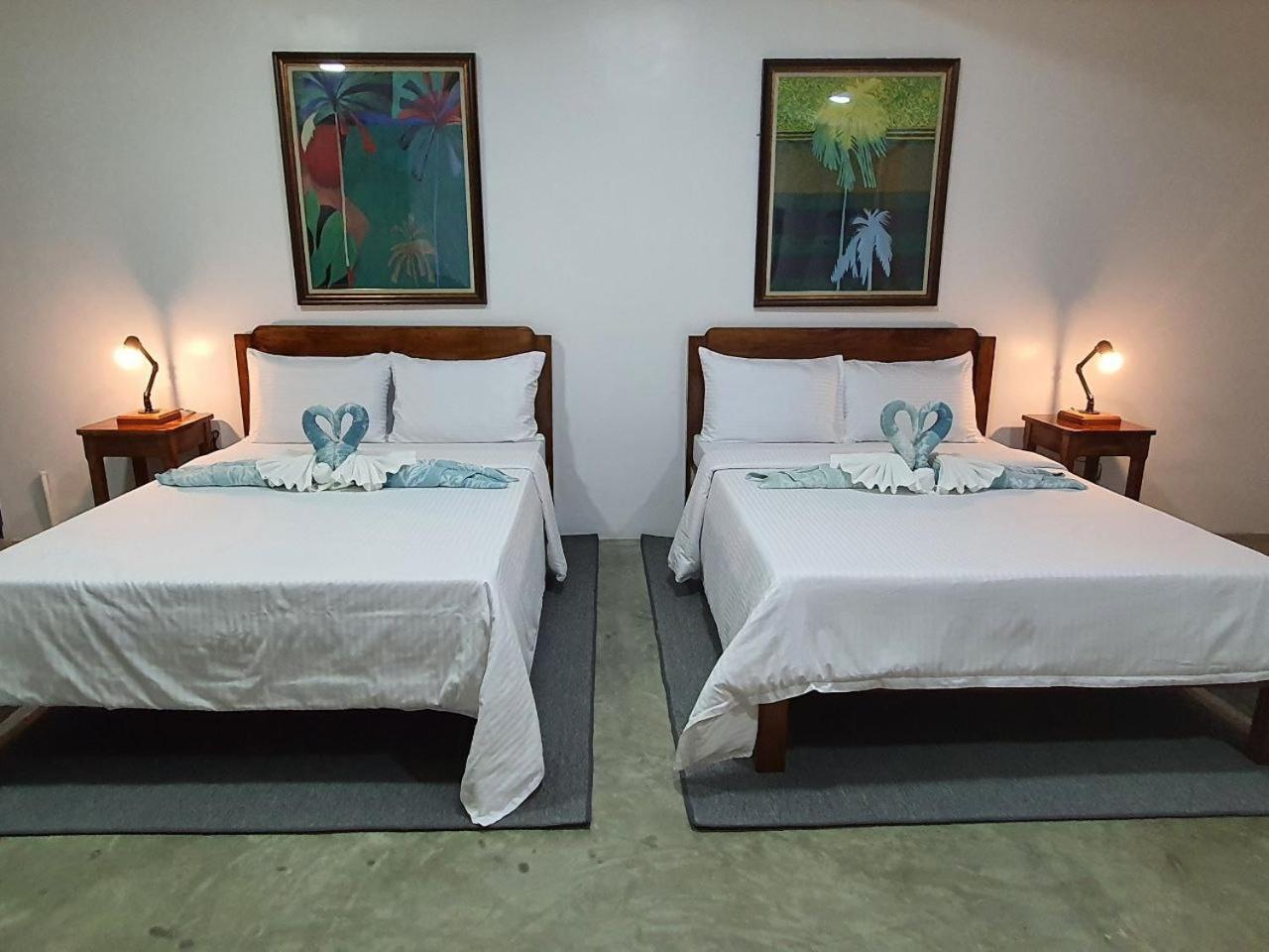 Av Suites Puerto Galera Exterior photo
