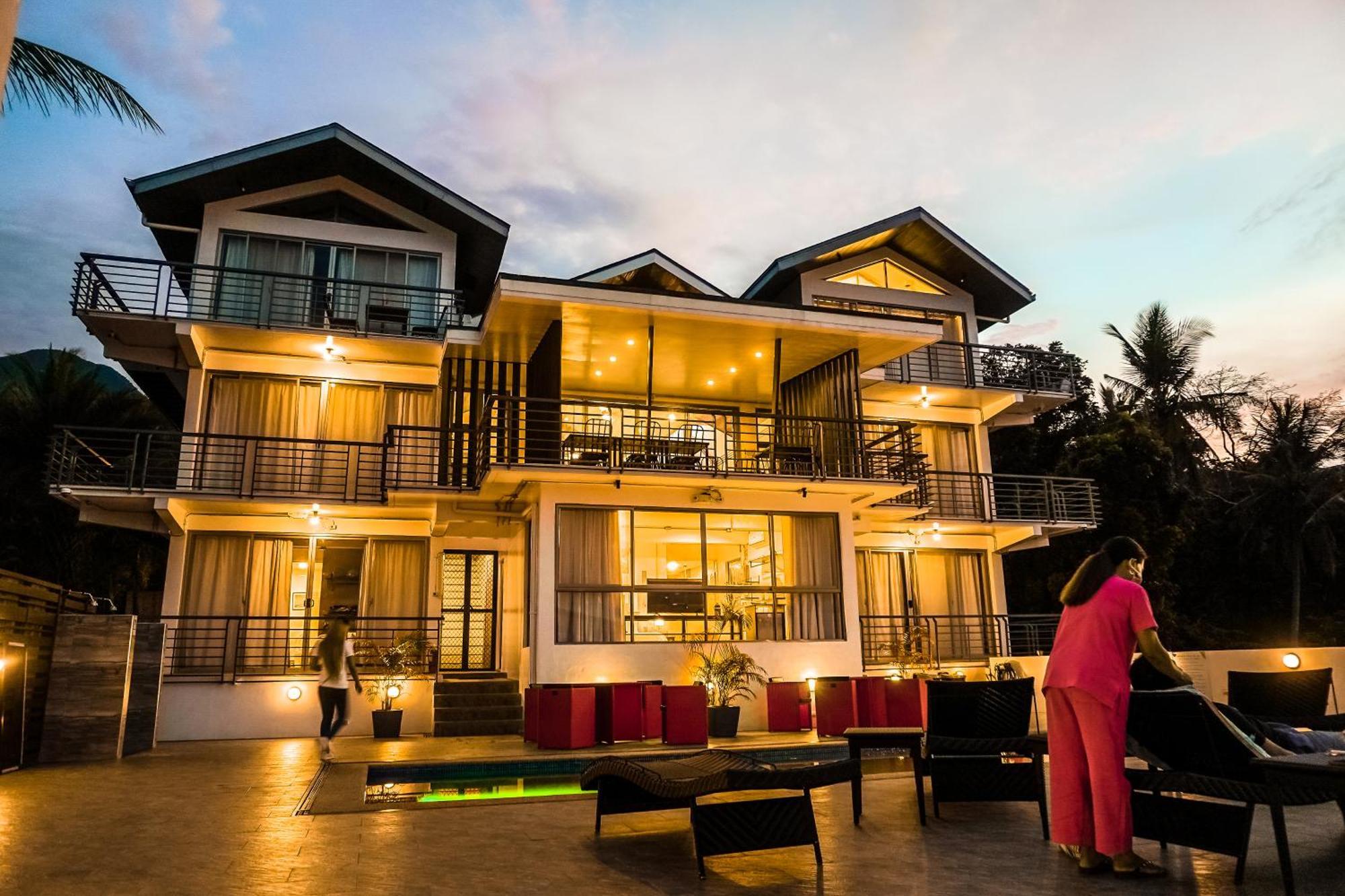 Av Suites Puerto Galera Exterior photo