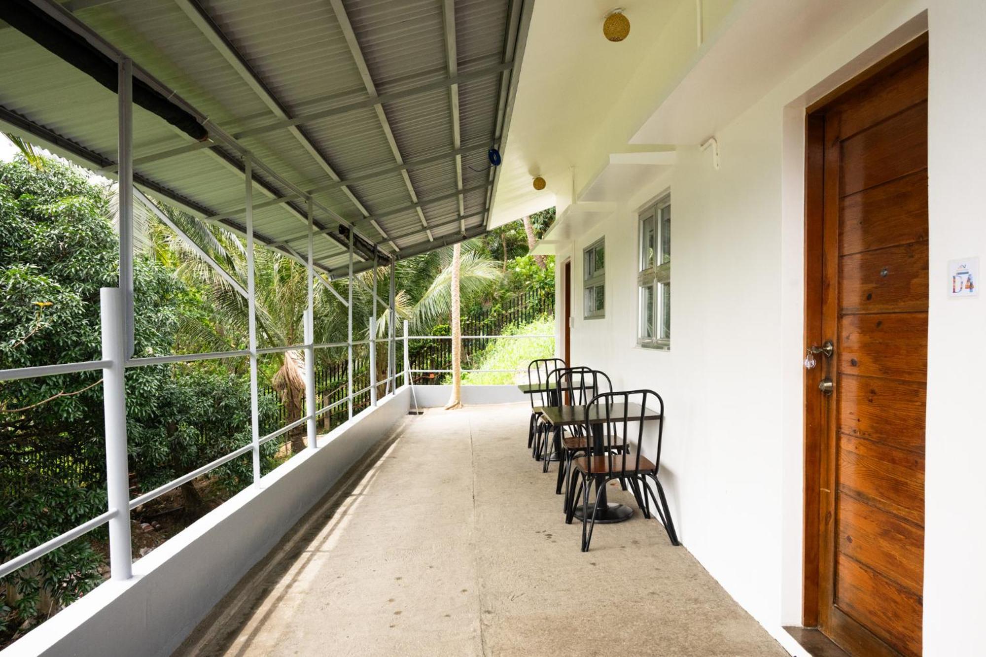 Av Suites Puerto Galera Exterior photo